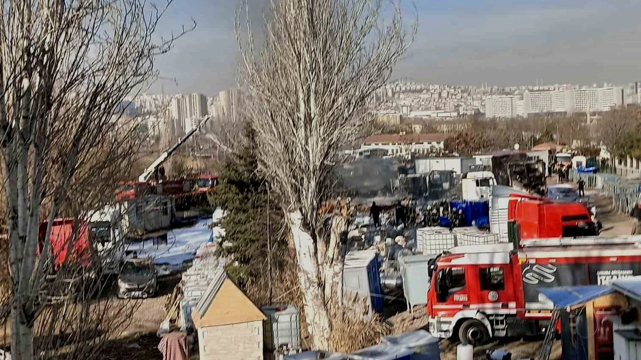 Ankara Yenimahalle'deki yediemin otoparkında büyük yangın çıktı