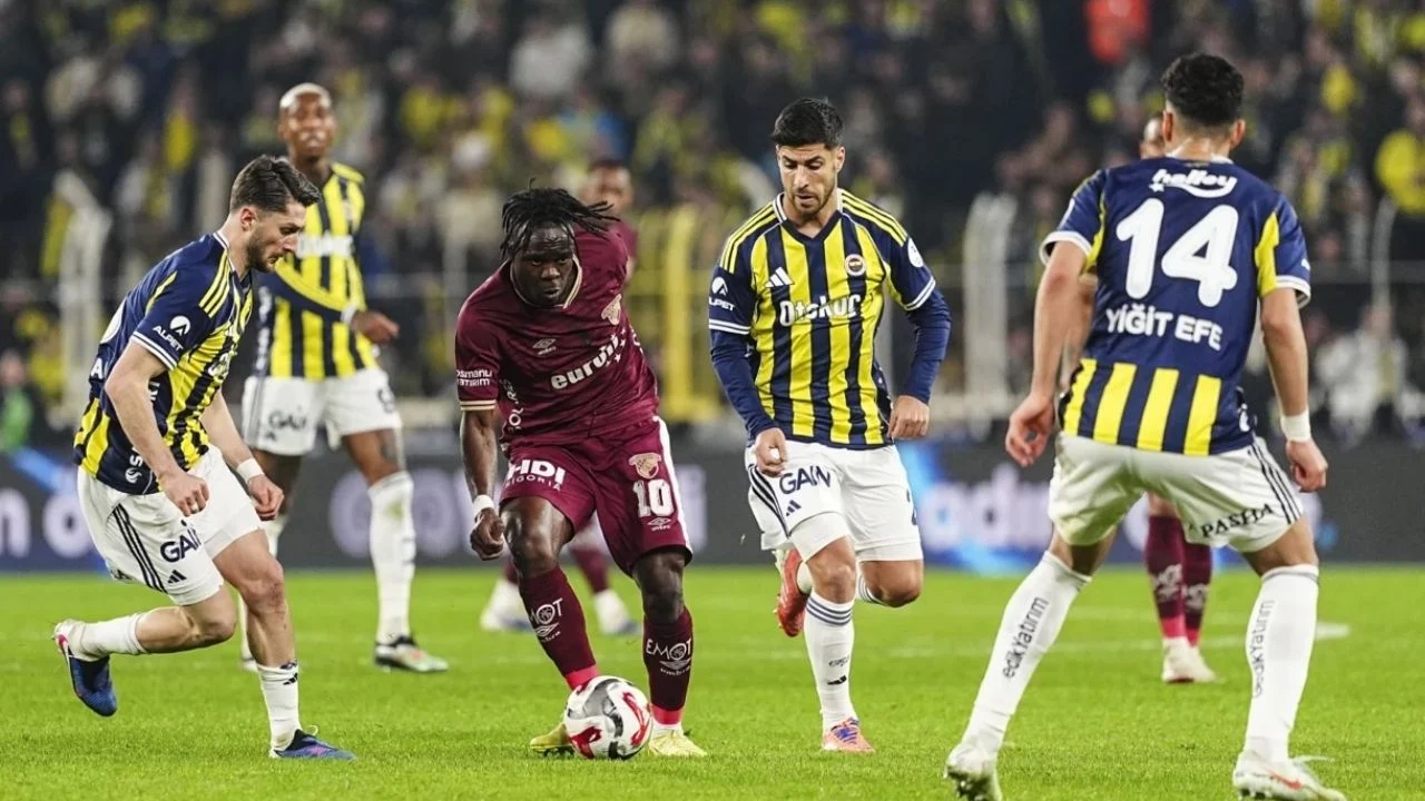 Fenerbahçe, Göztepe ile berabere kalarak evinde 2 puan kaybetti