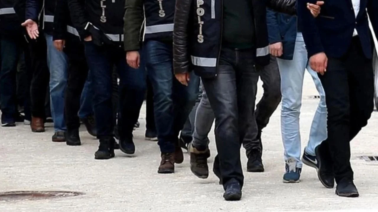 FETÖ'ye karşı düzenlenen operasyonda 34 ilde 77 şüpheli gözaltına alındı
