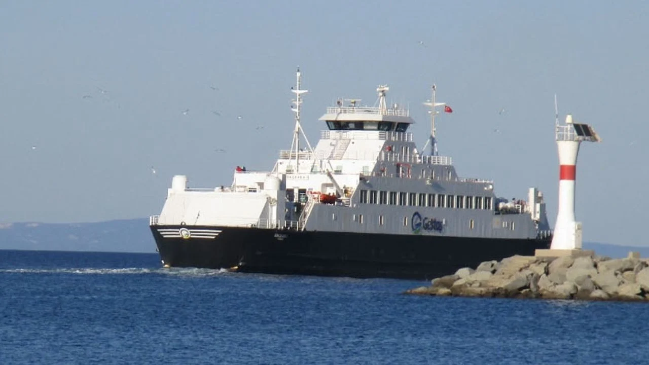 Fırtına Gökçeada ve Bozcaada seferlerini bir gün durdurdu