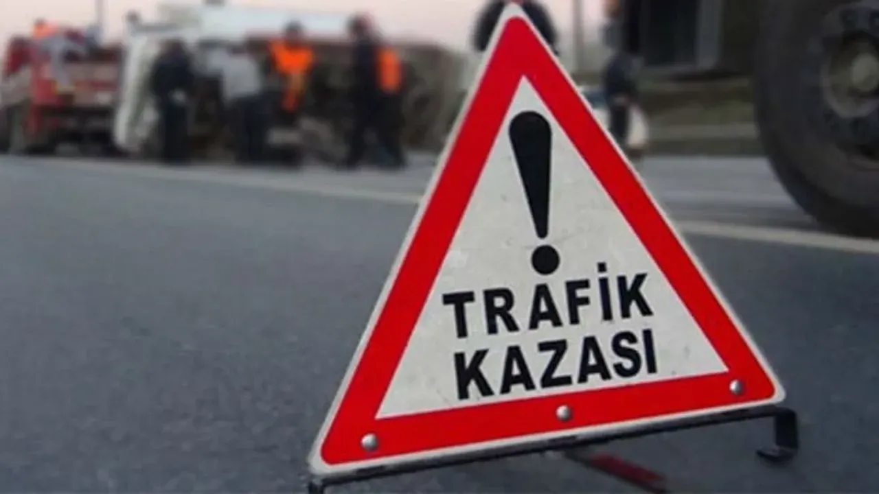 Giresun Yağlıdere'de motosiklet ve kamyonet çarpıştı, 2 kişi hayatını kaybetti