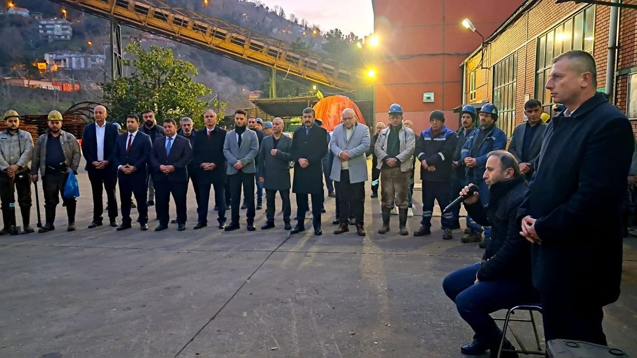 Kozlu Maden Şehitleri 7 Ocak'ta Dualarla Anıldı