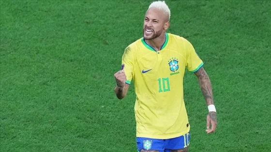 Neymar Santos ile sözleşmesini uzattı, yeni dönem başlıyor