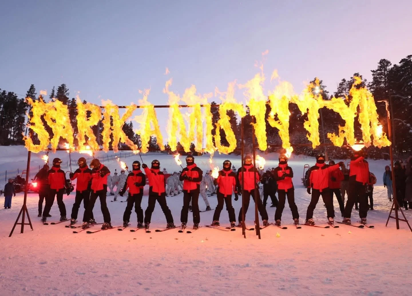 Sarıkamış Şehitleri İçin Kardan Heykeller ve Meşaleli Gösteri!