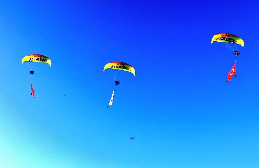 Sarıkamış'ta Heyecan Verici Paramotor Uçuşu!