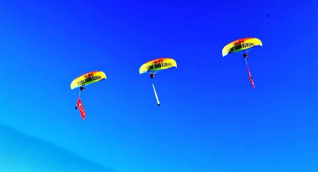 Sarıkamış'ta Heyecan Verici Paramotor Uçuşu!