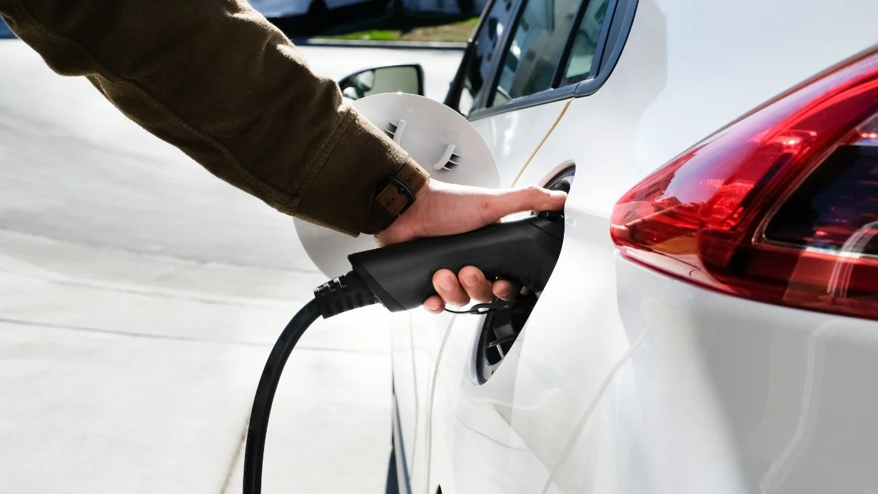 Elektrikli Araç Satışları 2025'Te Hızlandı