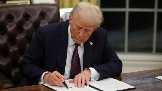 Trump'tan Rus Petrolüne Yaptırım Uygulama Kararı Açıklandı