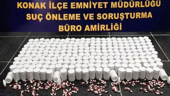 İzmir'de düzenlenen operasyonda 450 bin uyuşturucu hap ele geçirildi